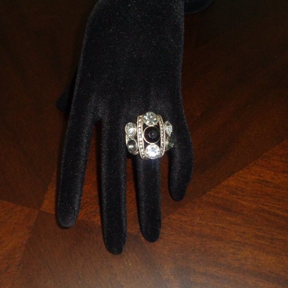 Big ring with faux crystals- costume jewelry - Picture 10 of 12